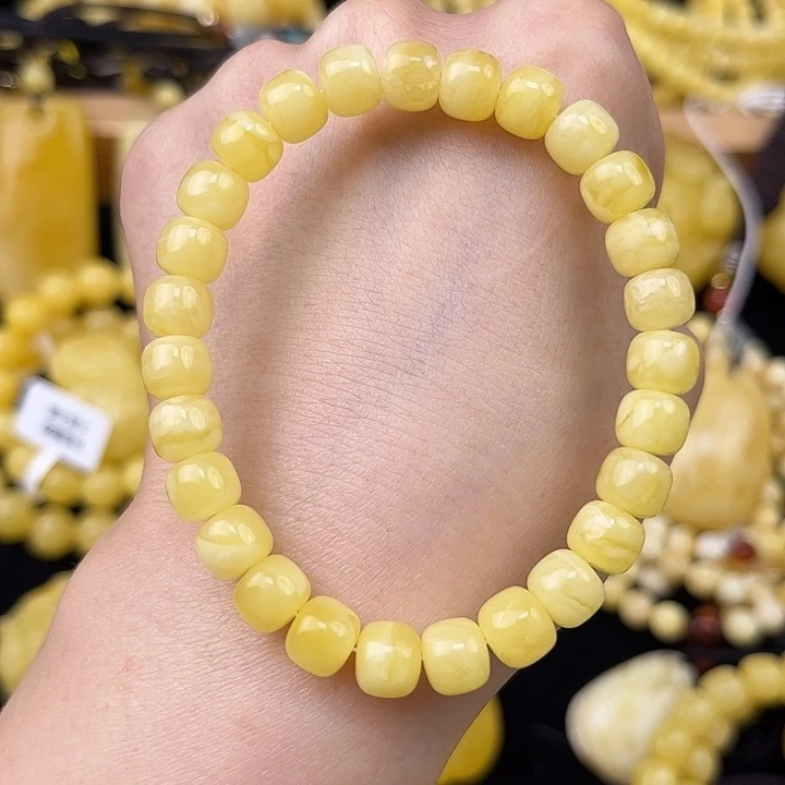 琥珀未镶嵌颈饰琥珀