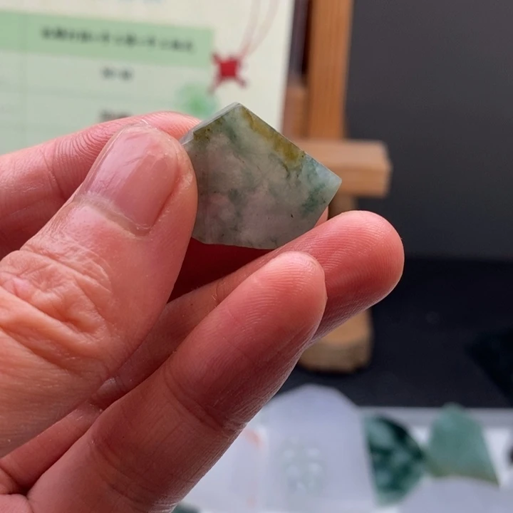 翡翠未镶嵌颈饰缅甸翡翠A货边角