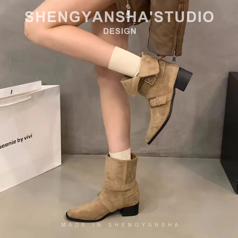 圣妍莎韩版新款可翻折粗跟方头皮带扣短靴女短筒西部靴复古瘦瘦靴