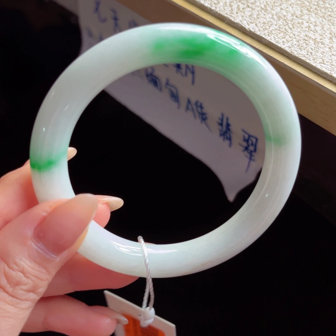 翡翠未镶嵌手镯手镯