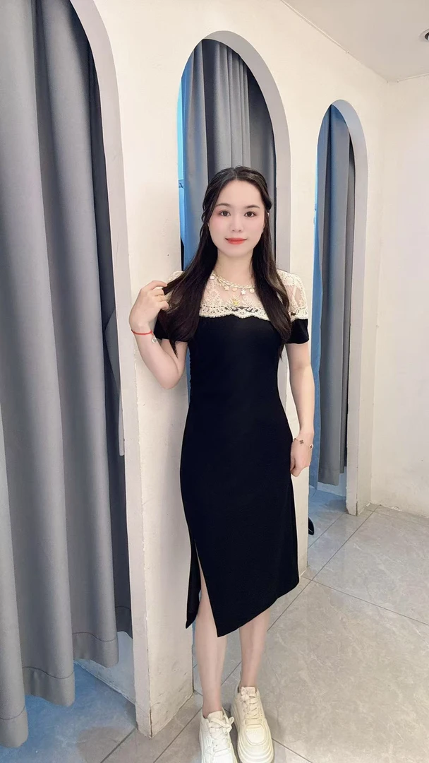 丹妮丝法式中长裙短袖拼接夏季连衣裙气质蕾丝性感修身黑色连衣裙