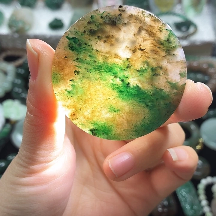 独山玉未镶嵌吊坠