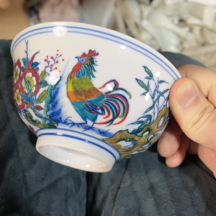 瓷片//////////直径12.5厘米。红。