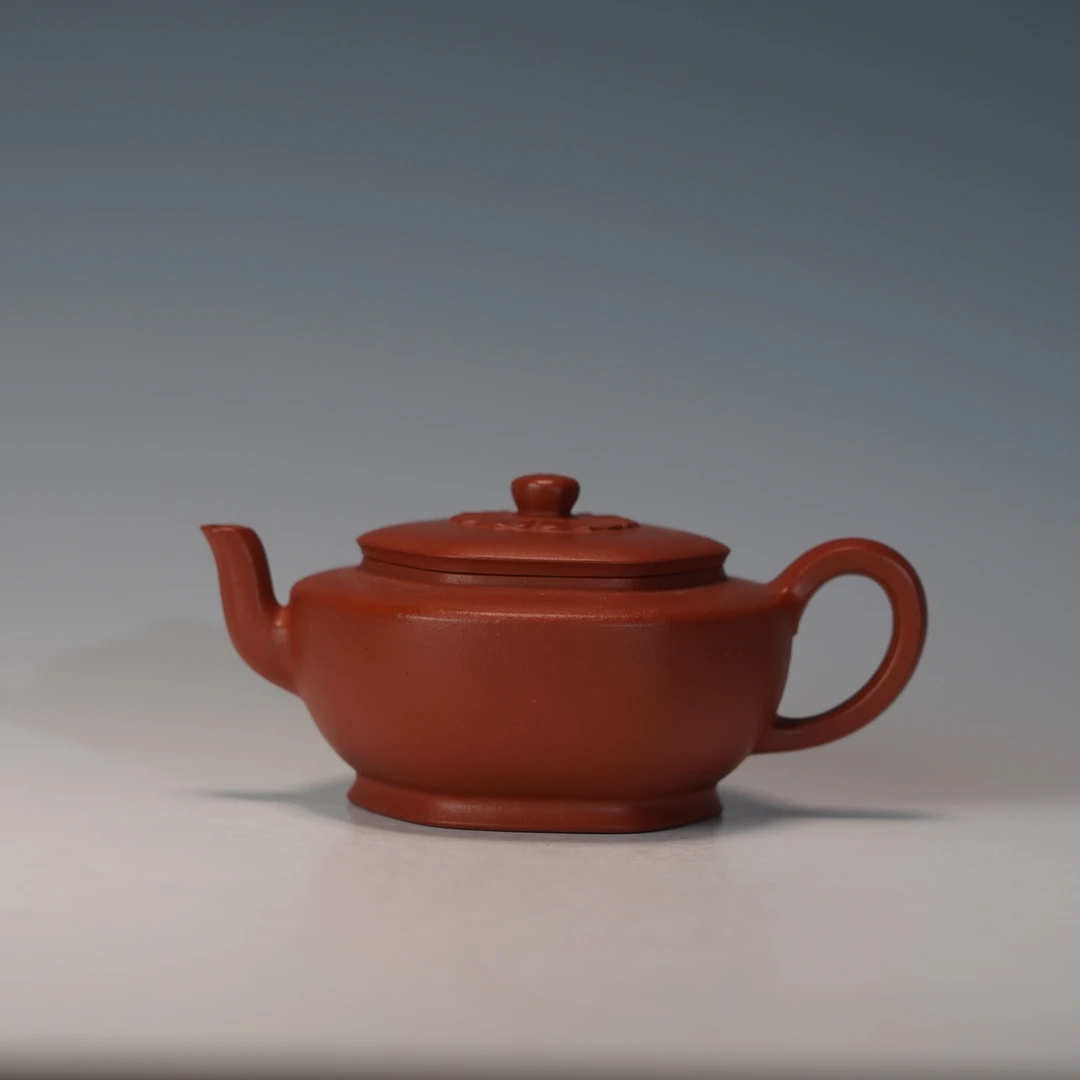 lot.22410 张涛 朱砂六方莲子壶 160cc