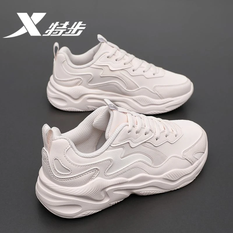 特步女鞋运动鞋2026冬季新款皮面软底减震跑步鞋轻便防水休闲跑鞋