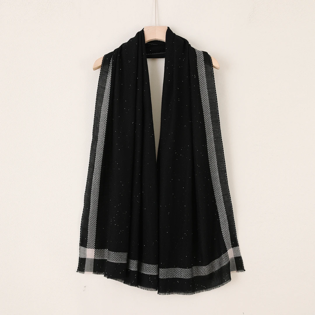 LANZIBES/蓝之蓓绵羊毛黑色亮片中长款围巾时尚外搭披肩S10901