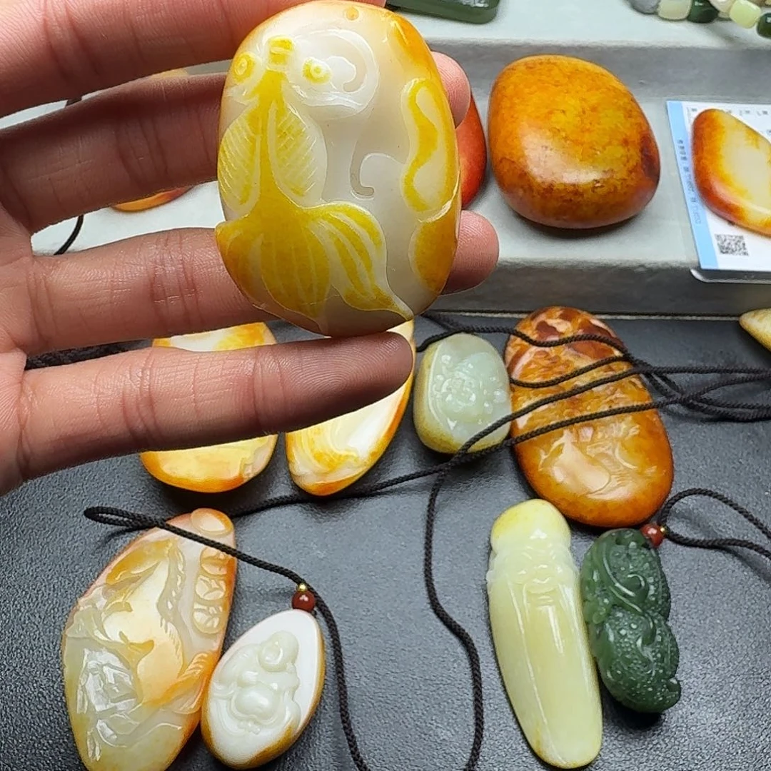 和田玉未镶嵌颈饰