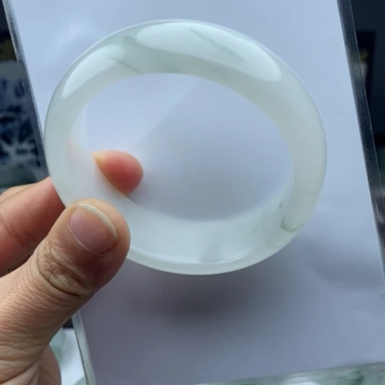 石英质玉（金丝玉）手镯未镶嵌雨