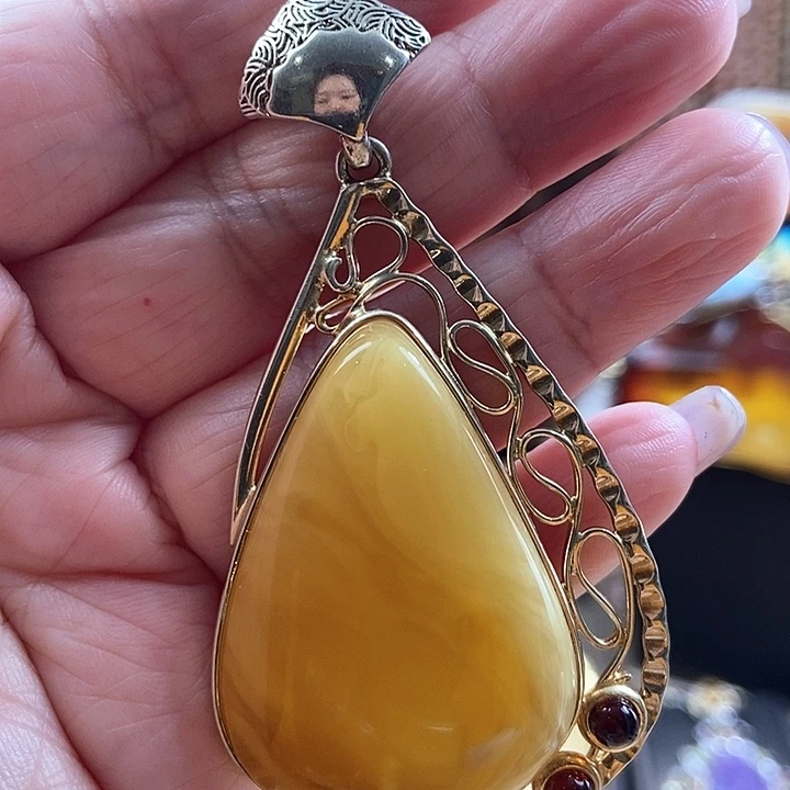 琥珀银S925镶嵌颈饰吊坠