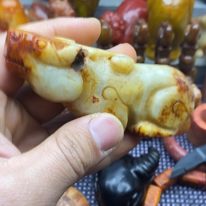 未镶嵌蛇纹石玉颈饰