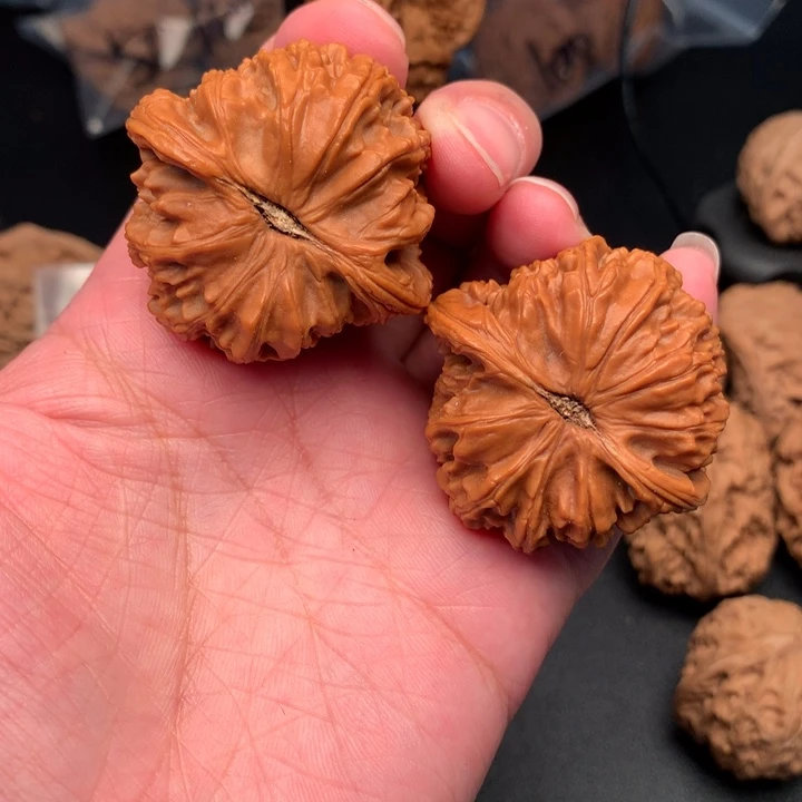 印***文玩核桃吊坠狮子头