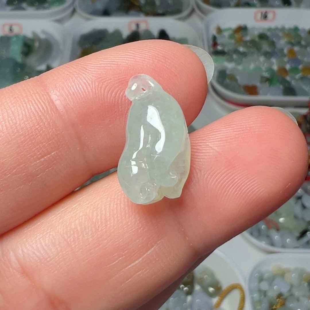 翡翠未镶嵌颈饰佛手瓜一个99块