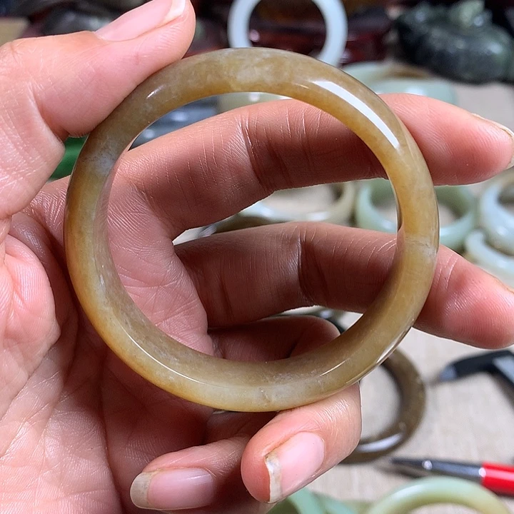 会****和田玉（糖玉）未镶嵌手镯