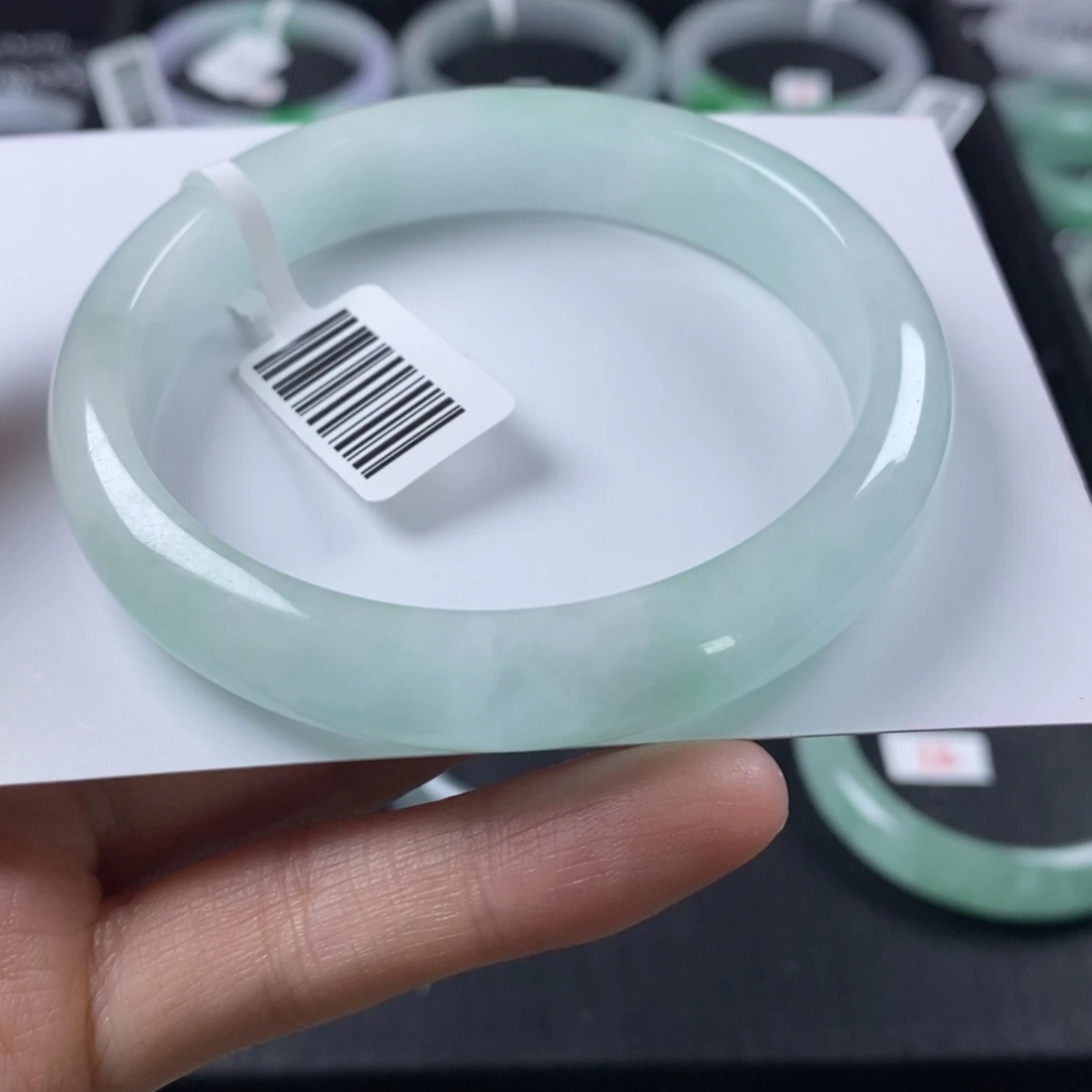 未镶嵌手镯款定制翡翠