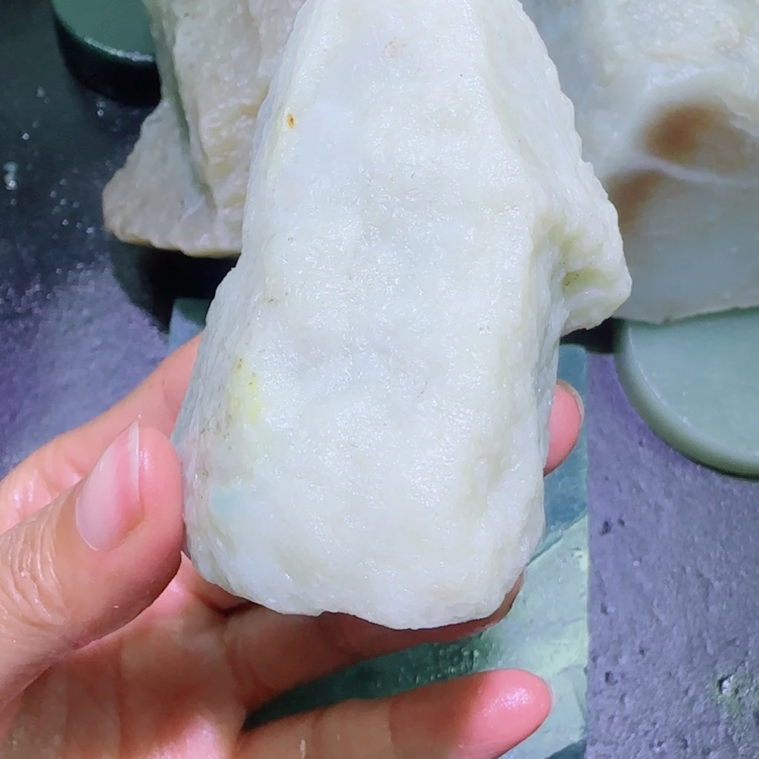 和田玉未镶嵌珠宝半成品