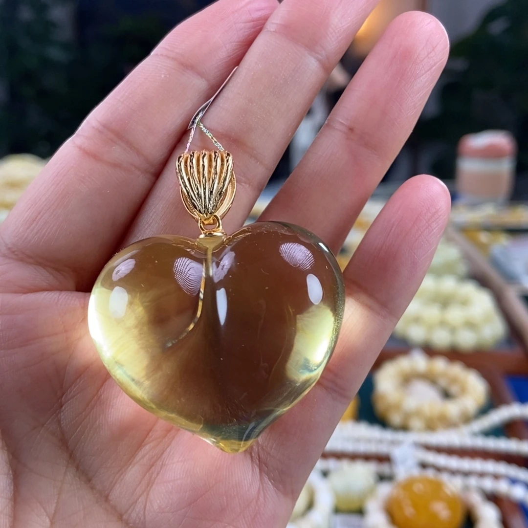 琥珀未镶嵌珠宝奇石24.7金珀爱心吊坠