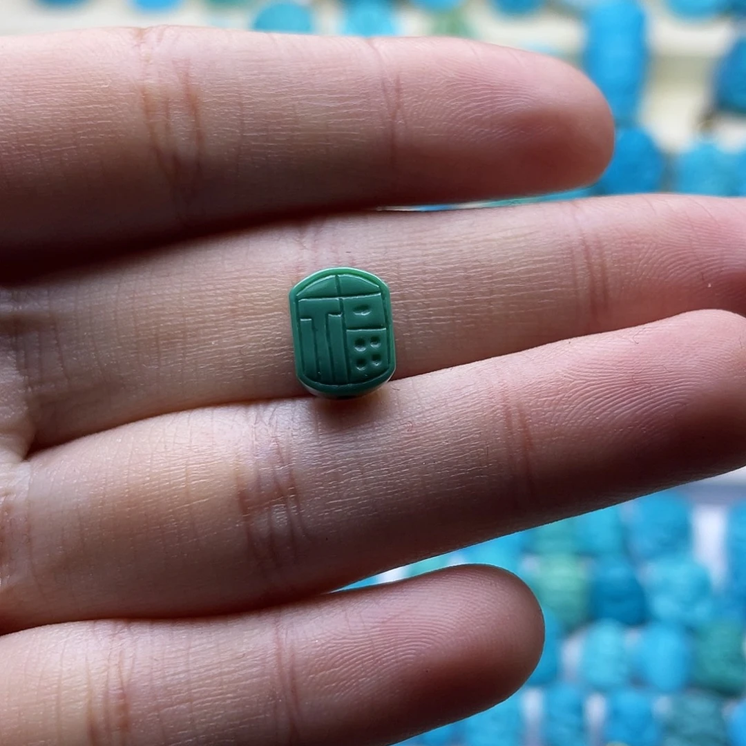 绿松石未镶嵌颈饰