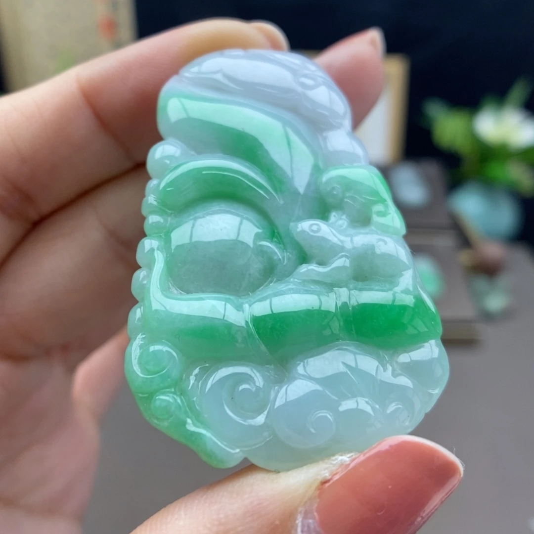 翡翠未镶嵌颈饰吊坠84