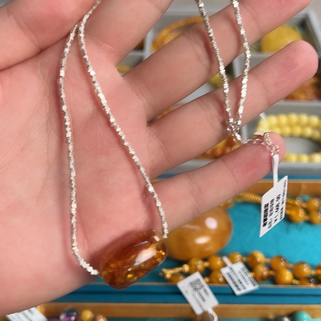 未镶嵌颈饰琥珀项链