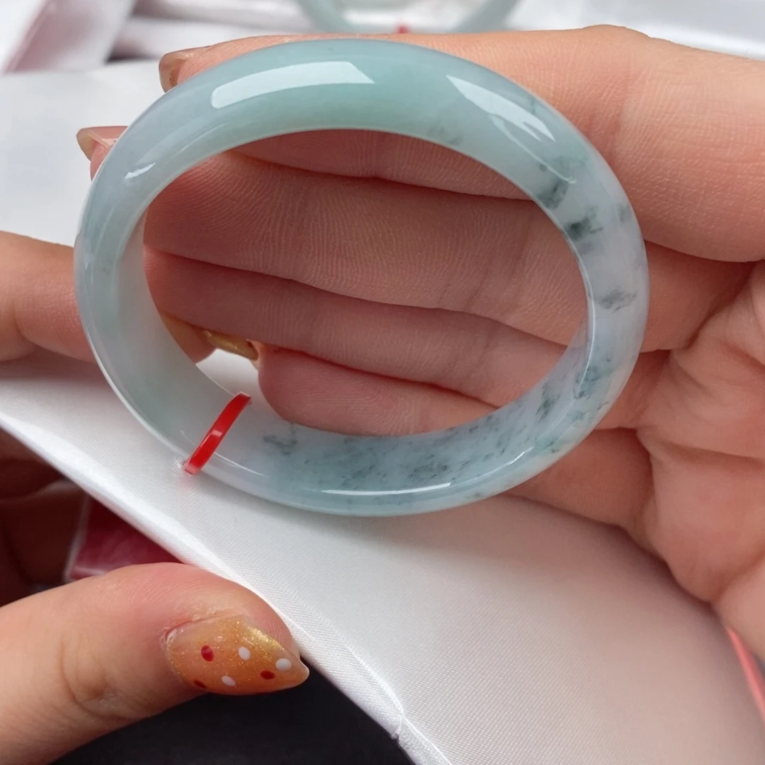 翡翠手镯未镶嵌51贵妃