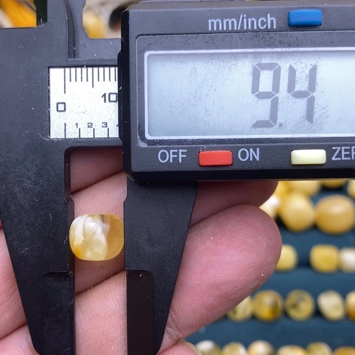 琥珀未镶嵌裸石47号9.5*8