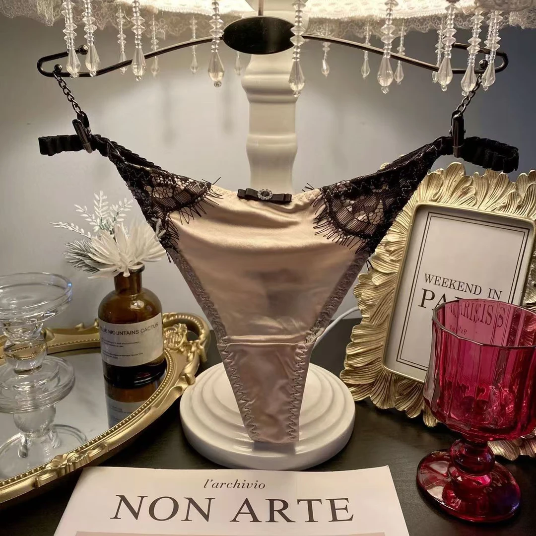 【8040】欧美时尚舒适透气蕾丝拼接缎面女士内裤