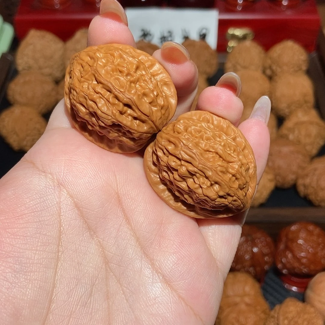 文玩核桃吊坠佛光鸡心32