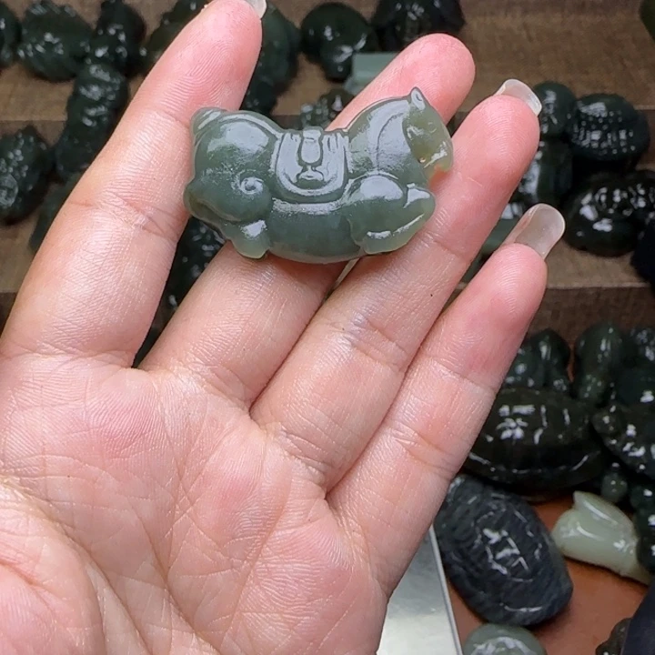 和田玉未镶嵌挂件