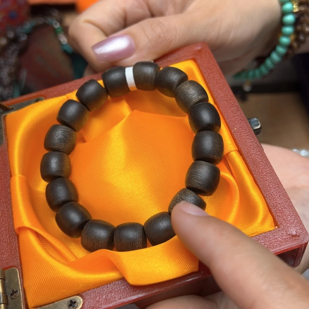 大叶紫檀（黑酸枝木类）