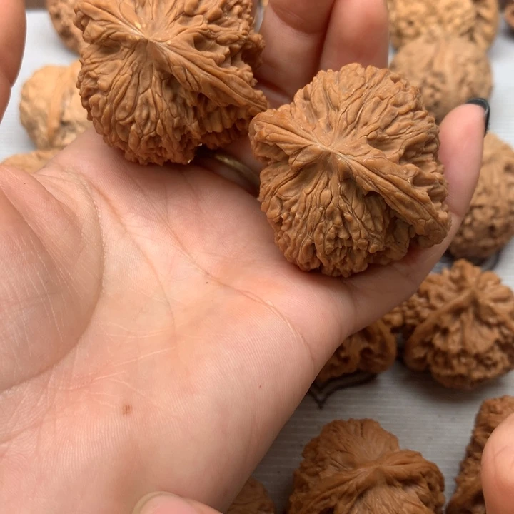 往***风把件文玩核桃南疆石49