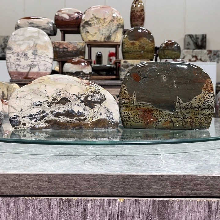 广西石炫****室国画石摆件