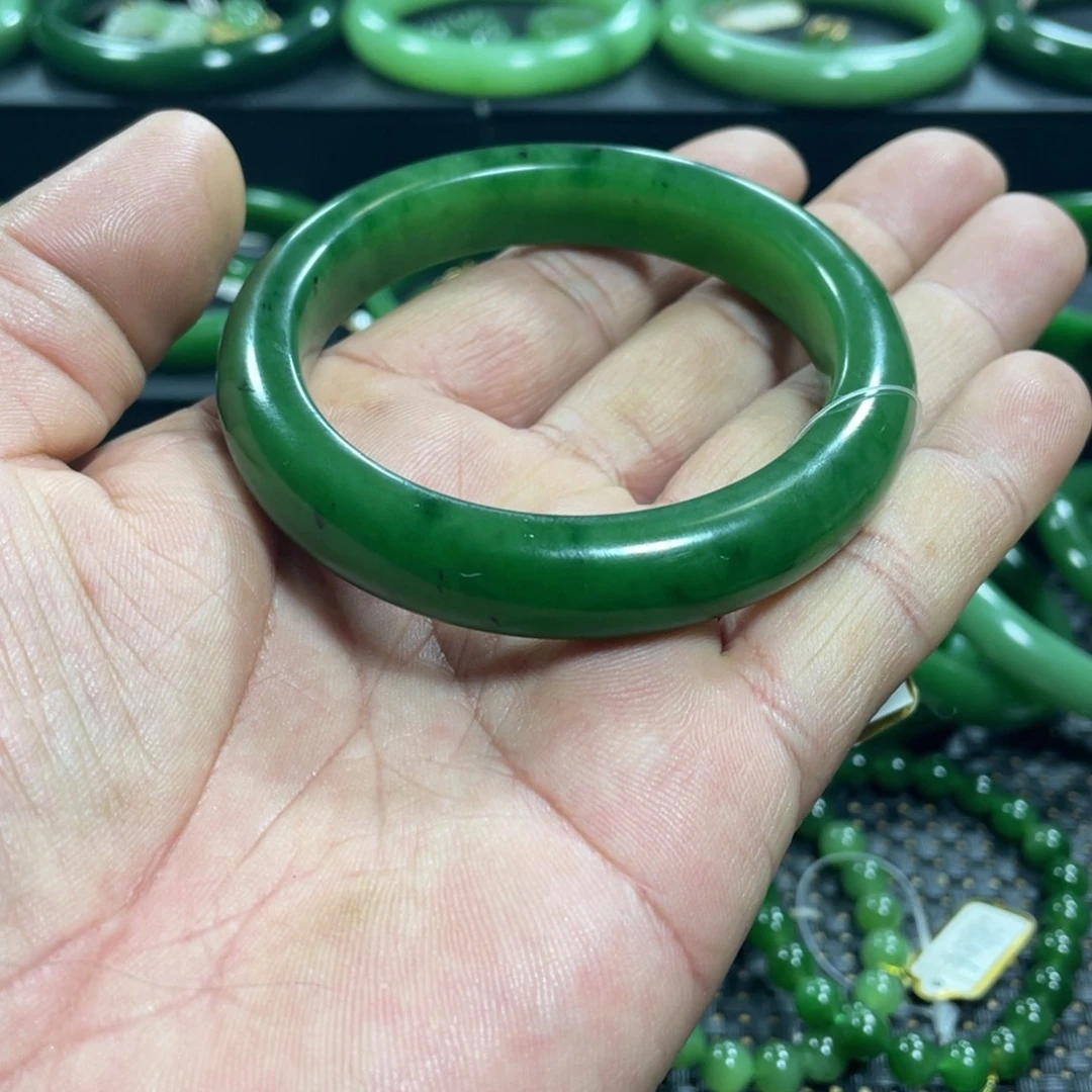 和田玉（碧玉）未镶嵌手镯