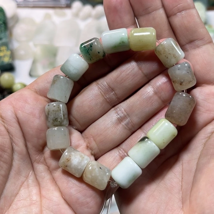 未镶嵌独山玉颈饰