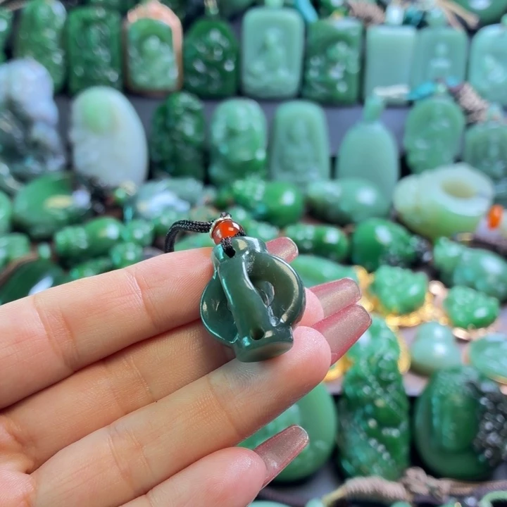 小***子和田玉未镶嵌挂件