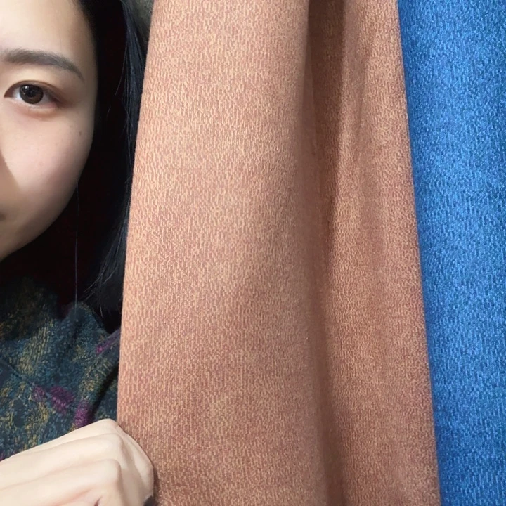 棉焦糖斜纹澳绒圆领打底衫一件