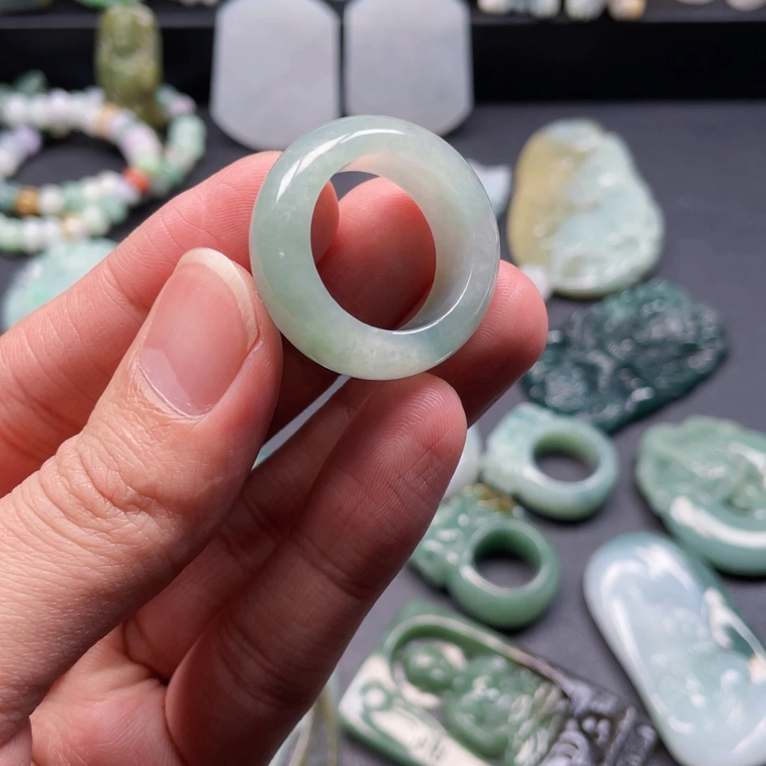 颈饰未镶嵌翡翠龙****板翡翠