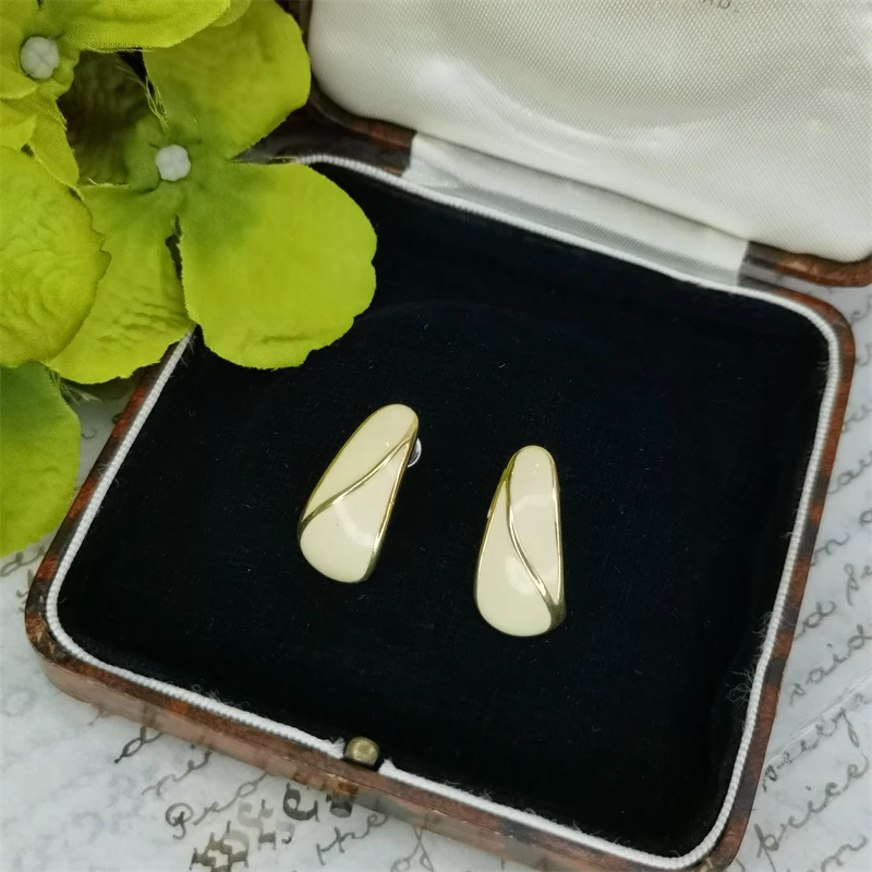 合金耳饰 trifari奶油珐琅环扣耳针1-1【2070722-033】