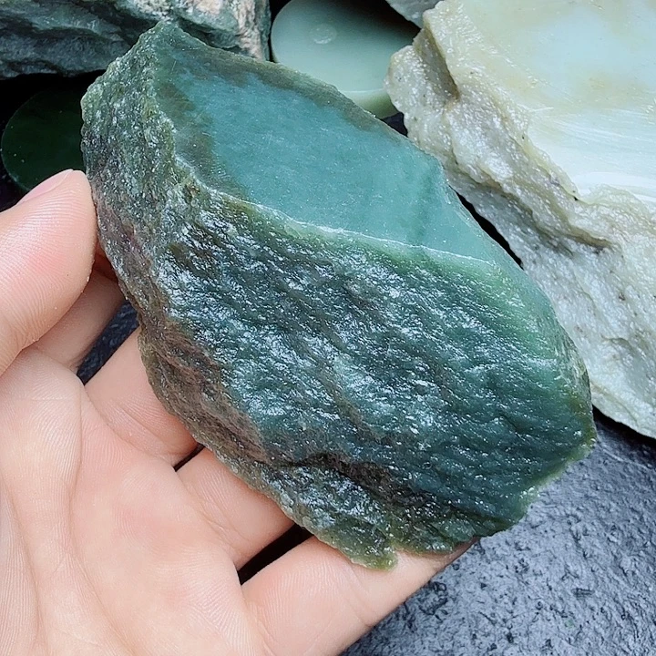 和田玉（糖玉）未镶嵌珠宝奇石