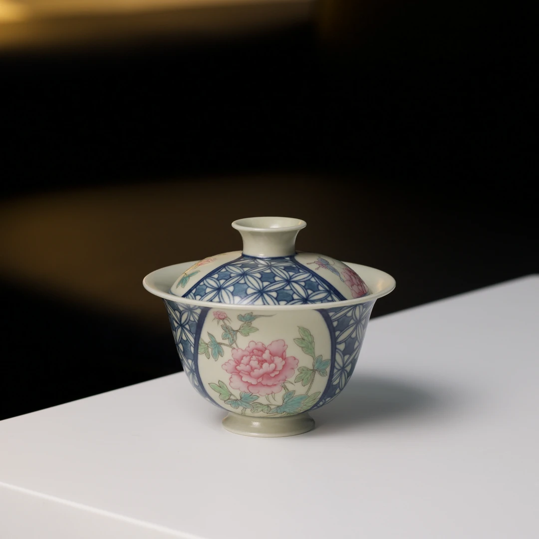 茗器山房 望野生香景德镇手绘斗彩开窗牡丹蝴蝶盖碗 120cc