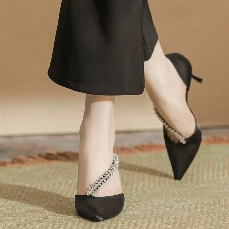 2025年新款链子水钻中空高跟鞋女细跟设计感尖头单鞋718-48