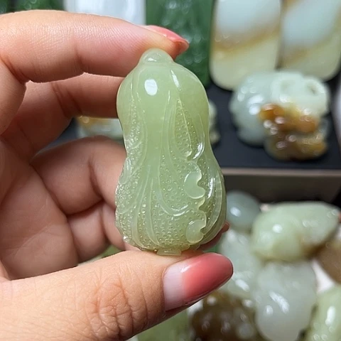 颈饰未镶嵌和田玉