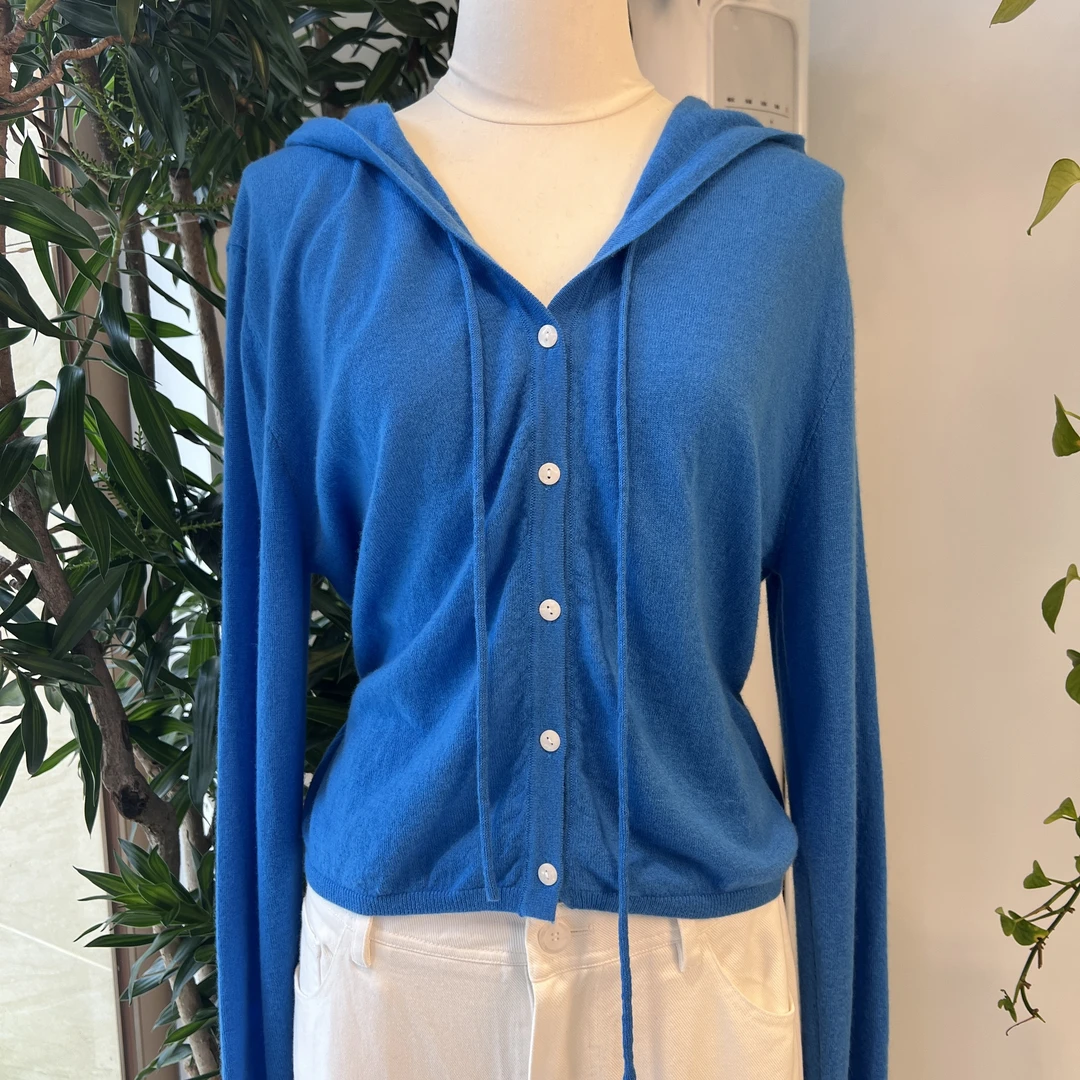 2025薄款v领纽扣常规纯克莱因蓝开衫帽衫针织衫上衣长袖带帽休闲