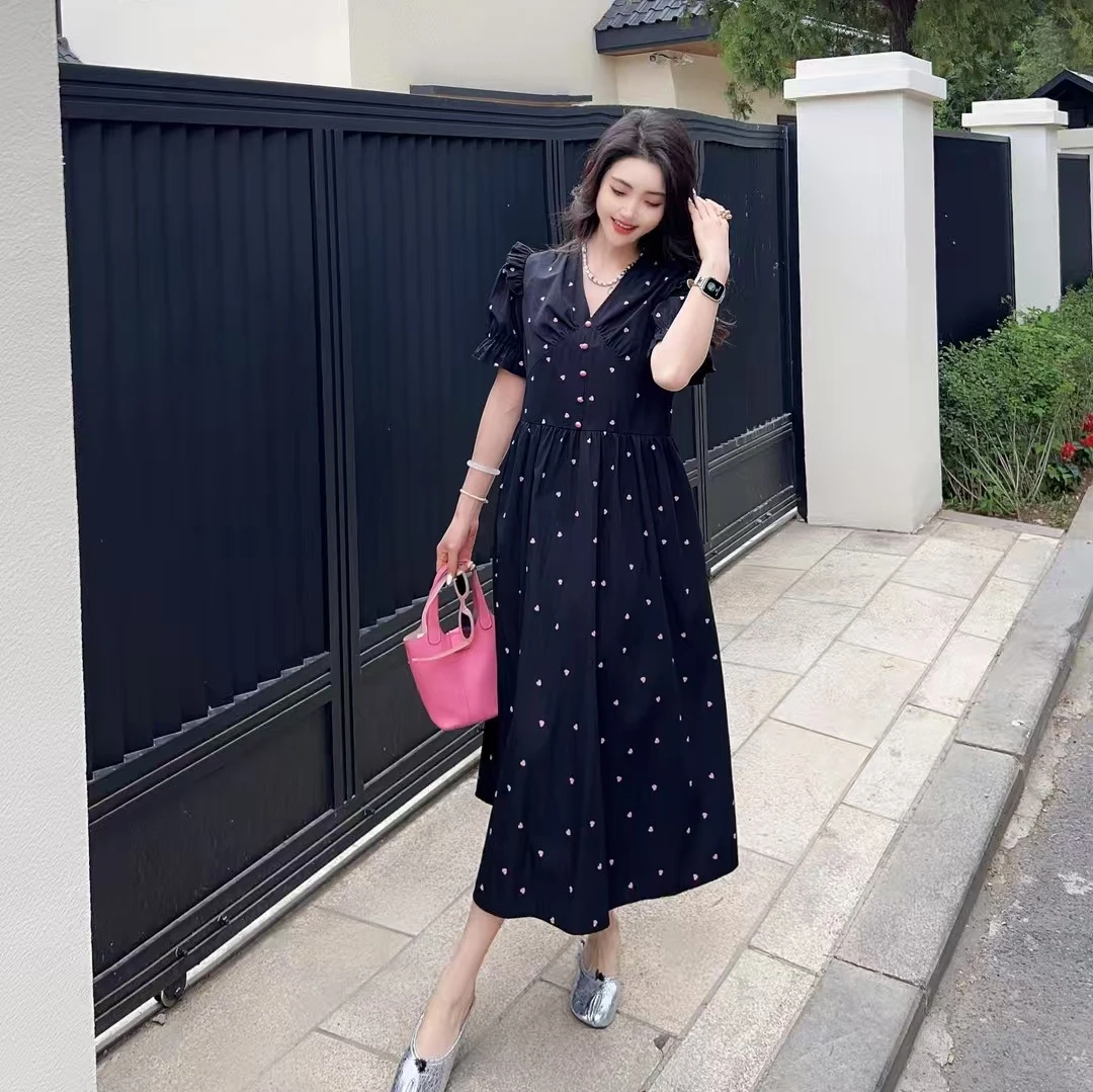 大码女装连衣裙夏季新款v领印花桃心连衣裙遮肉显瘦修身