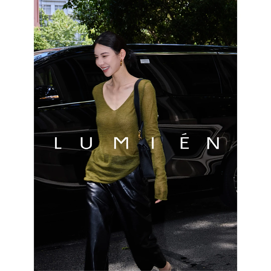 【LUMIEN 新品】“睿雅暖絮”亲肤柔软蓬松V领宽松针织衫LX5HSS110