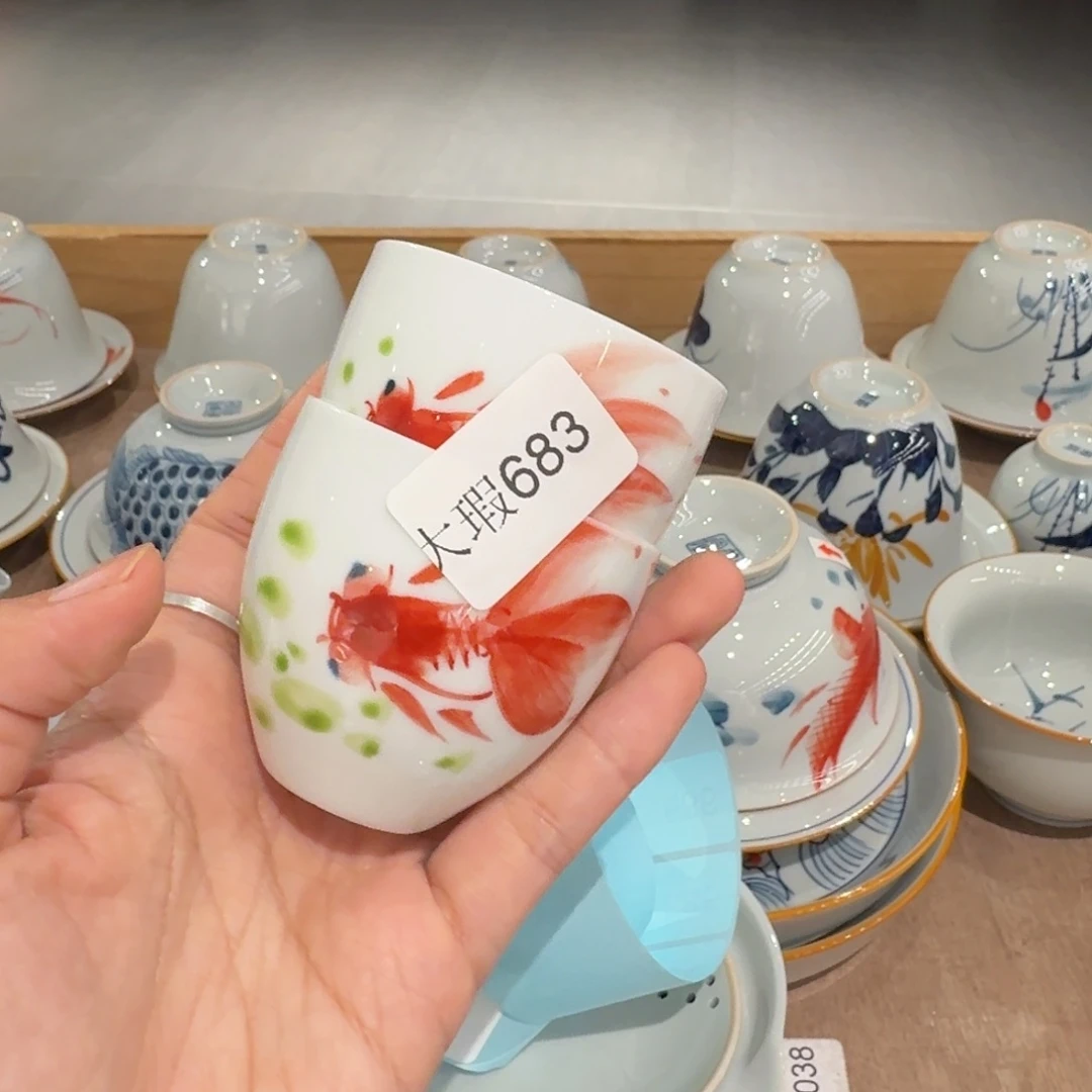 釉下手绘茶具微瑕