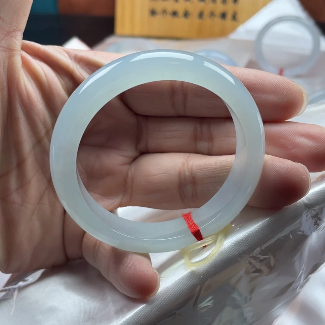 翡翠手镯未镶嵌56糯冰晴水起胶
