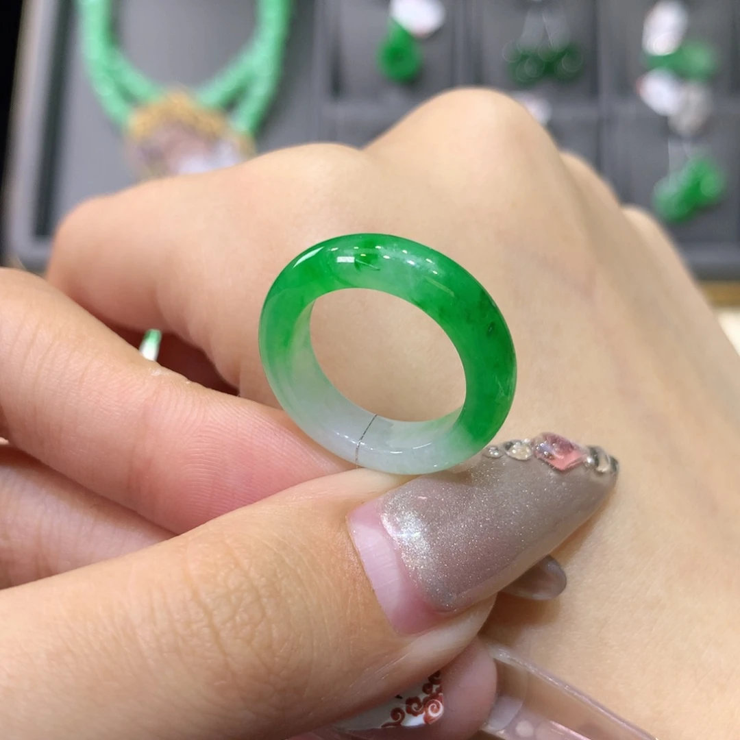 翡翠戒指未镶嵌10辣阳绿