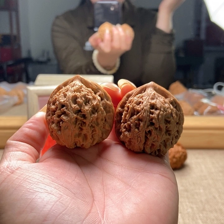 文玩核桃吊坠水龙纹1