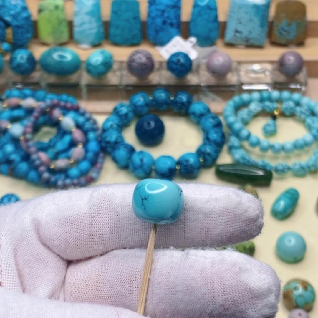 绿松石未镶嵌珠宝奇石