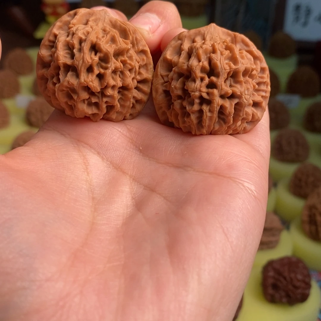 核桃秦岭闷尖狮子头36瑕疵